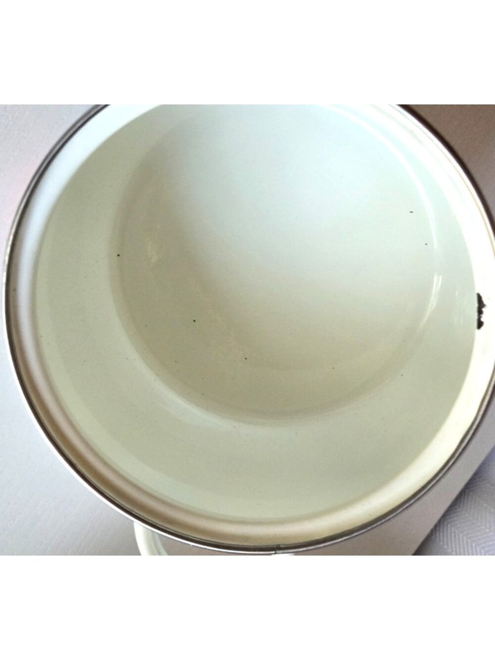 The Pioneer Woman Breezy Blossom Enamel 1 QT Mini Dutch Oven White and Yellow - Picture 5 of 10